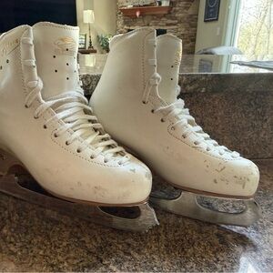 Edea Overture 225 with Coronation Ace Blades